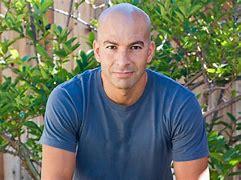 Who Takes What: Peter Attia’s Longevity Supplement Stack